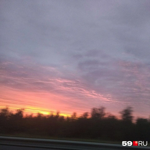 Такие красочные рассветы запечатлела пермячка во время путешествия по стране | Источник: Читательница 59.RU Алла