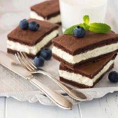 Вместо «киндера»: домашнее пирожное «молочный ломтик»