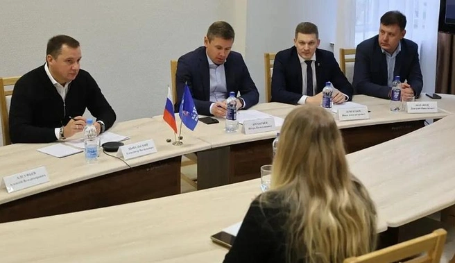 Вместе с главой Северодвинска Александр Цыбульский провел личный прием жителей | Источник: пресс-служба Губернатора и Правительства Архангельской области