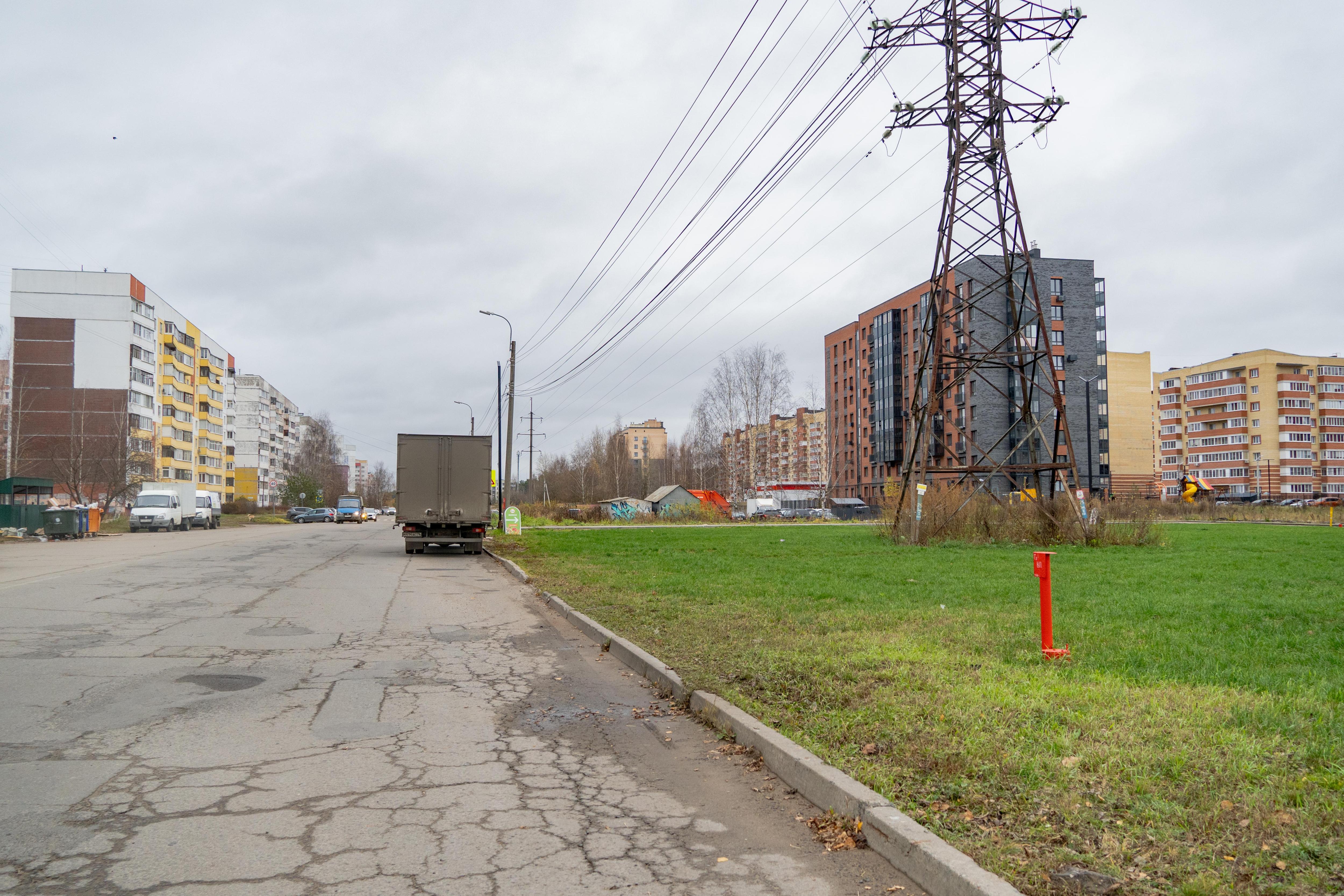 Панельки не поменялись, а деревья справа убрали  | Источник: Кирилл Поверинов / 76.RU