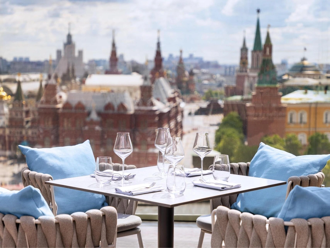 7 интересных блюд из нового летнего меню O2 Restaurant | marieclaire.ru