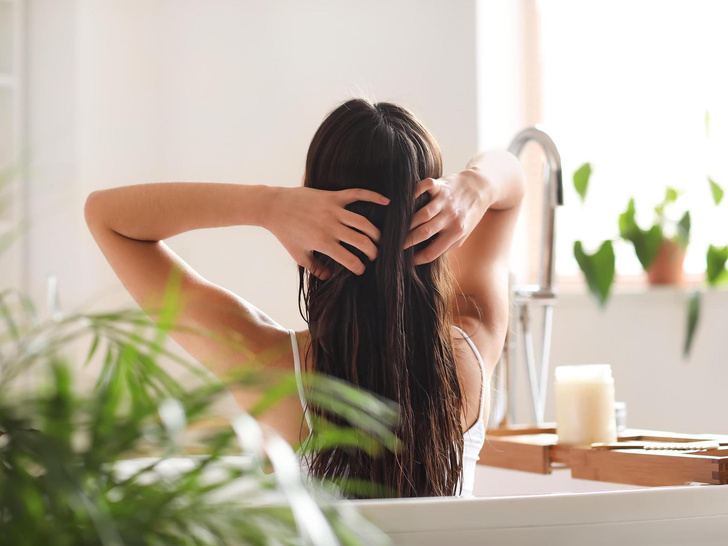 Как скрыть перхоть: 6 советов, которые помогут замаскировать проблемы с волосами