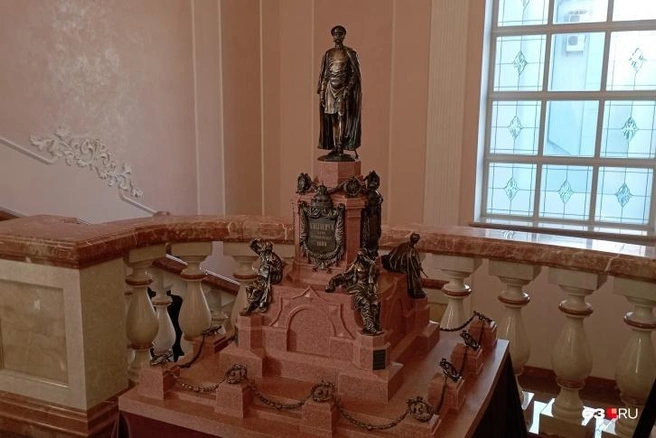 Памятник должен выглядеть так же, как и утраченный, стоявший на площади Революции до Ленина | Источник: Илья Овсянников / 63.RU