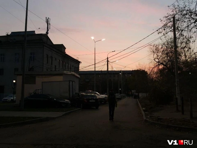 Ночная вонь заставляет людей закрывать окна, спасаясь от ядовитого смрада | Источник: читатели V1.RU
