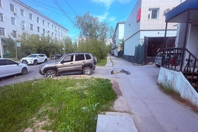 Водитель «Лады» сбил детей на электросамокате в Якутске