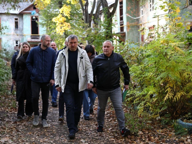 Мэр Самары встретился с депутатом Алексеем Долматовым и местными жителями | Источник: Иван Носков / T.me
