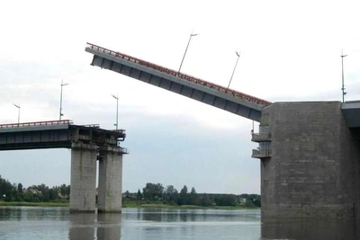 Депутат предрекает возможное закрытие Ладожского моста