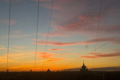 Субботний закат в Петербурге напомнил летнее небо