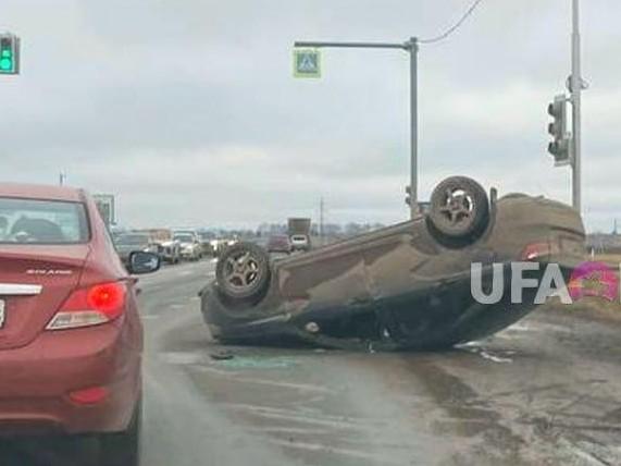Авария с перевертышем случилась под Уфой — что известно