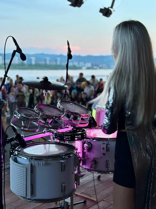 Барабанщицы снова выступят под мостом  | Источник: Drumshow11 / Telegram