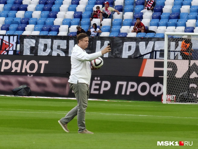 Владислав Радимов перед игрой | Источник: Дмитрий Бондарев/ MSK1.RU