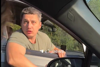 На Урале водитель облил соком и ударил девушек