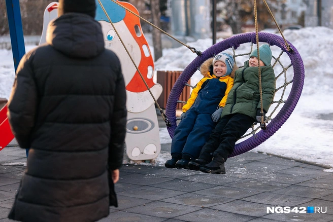 Процитируем одного из известных ныне блогеров: улыбайтесь, друзья, и будьте добрее к себе и всем вокруг  | Источник: Максим Серков / NGS42.RU 