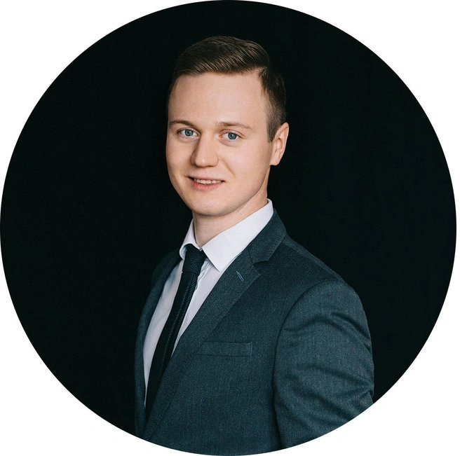 директор по продажам Анатолий Широков