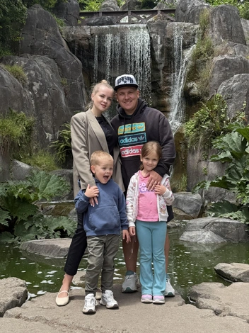 В 2022 году семья уехала из России | Источник: Анастасия Сухушина