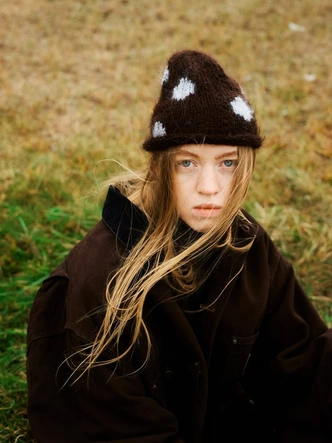 Polka dot остается с нами и этой зимой: где купить «теплый» горошек и как его стилизовать