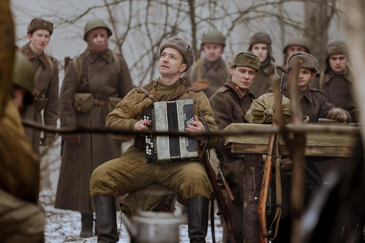 Пробирают до слез: 25 лучших фильмов и сериалов о войне, которые советуют зрители, а не критики | Источник: Кадр из сериала «Солдатская мать» (2025)