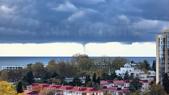 Опасность смерчей сохраняется до конца суток  | Источник: Сочи онлайн / telegram