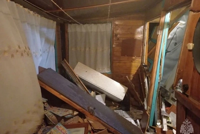 В Рубцовске взрыв котла разрушил стену дома