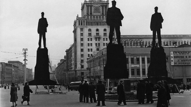 Выставка «Маяковская Москва» в Зарядье