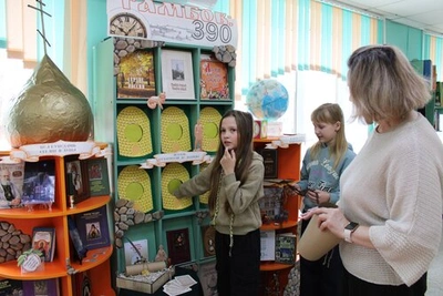 В детской библиотеке Маршака заработала выставка-хронограф «Тамбов: 390»