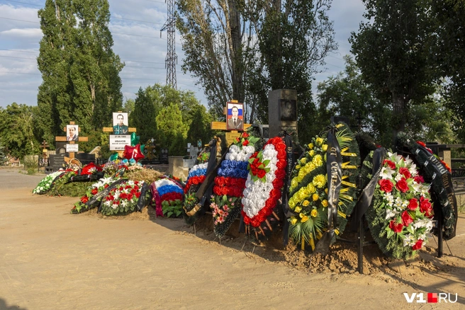 Анатолия Ивашина похоронили на аллее памяти погибших в ходе спецоперации солдат и офицеров. | Источник: Константин Завриков