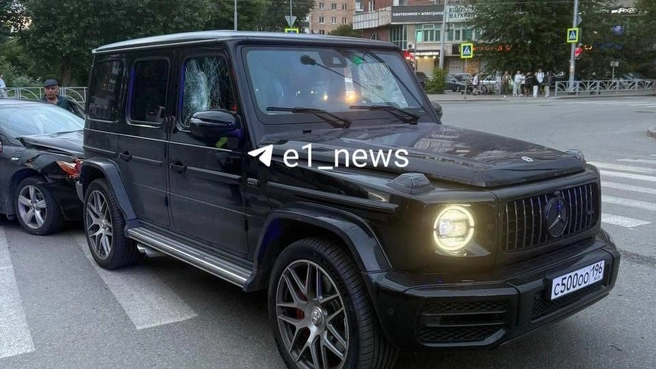 Этот «Гелик» принадлежит сыну главы азербайджанской диаспоры на Урале | Источник: читатель E1.RU