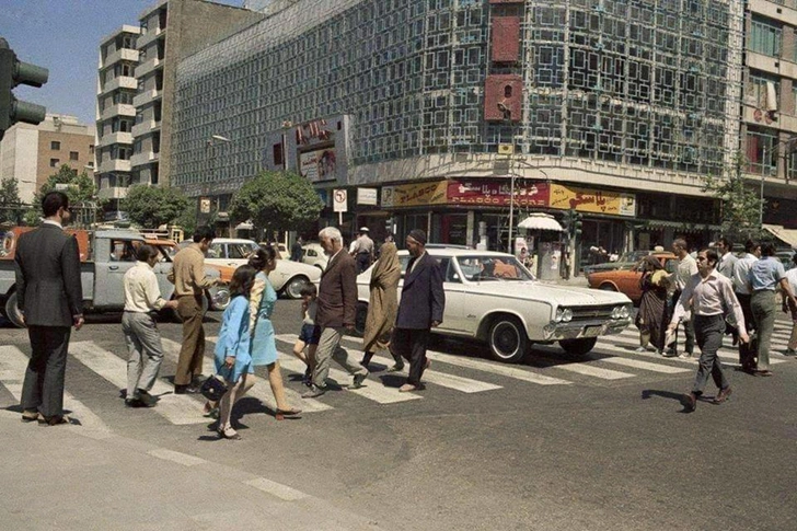 Перекресток в Тегеране, 1972 год | Источник: History and Art Collection