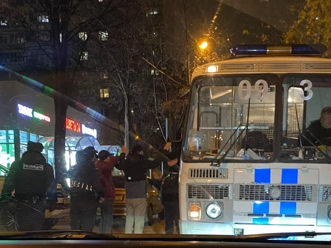 Местных возмущает, что периодически в районе появляются мигрантские хостелы | Источник: Сабурово / T.me