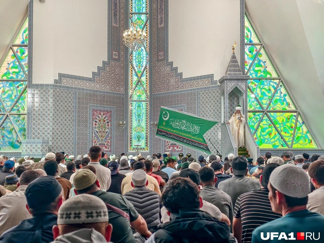В мечети | Источник: Булат Салихов / UFA1.RU
