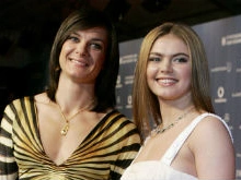 Алина Кабаева обеспокоена судьбой Елены Исинбаевой