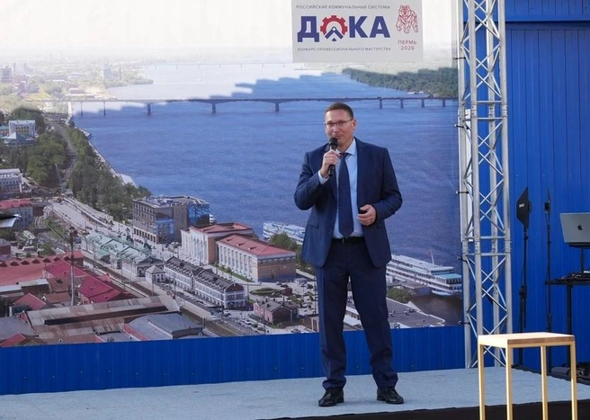 Главный управляющий директор «НОВОГОРА» Сергей Винокуров поблагодарил конкурсантов за ответственный труд | Источник: «НОВОГОР-Прикамье»