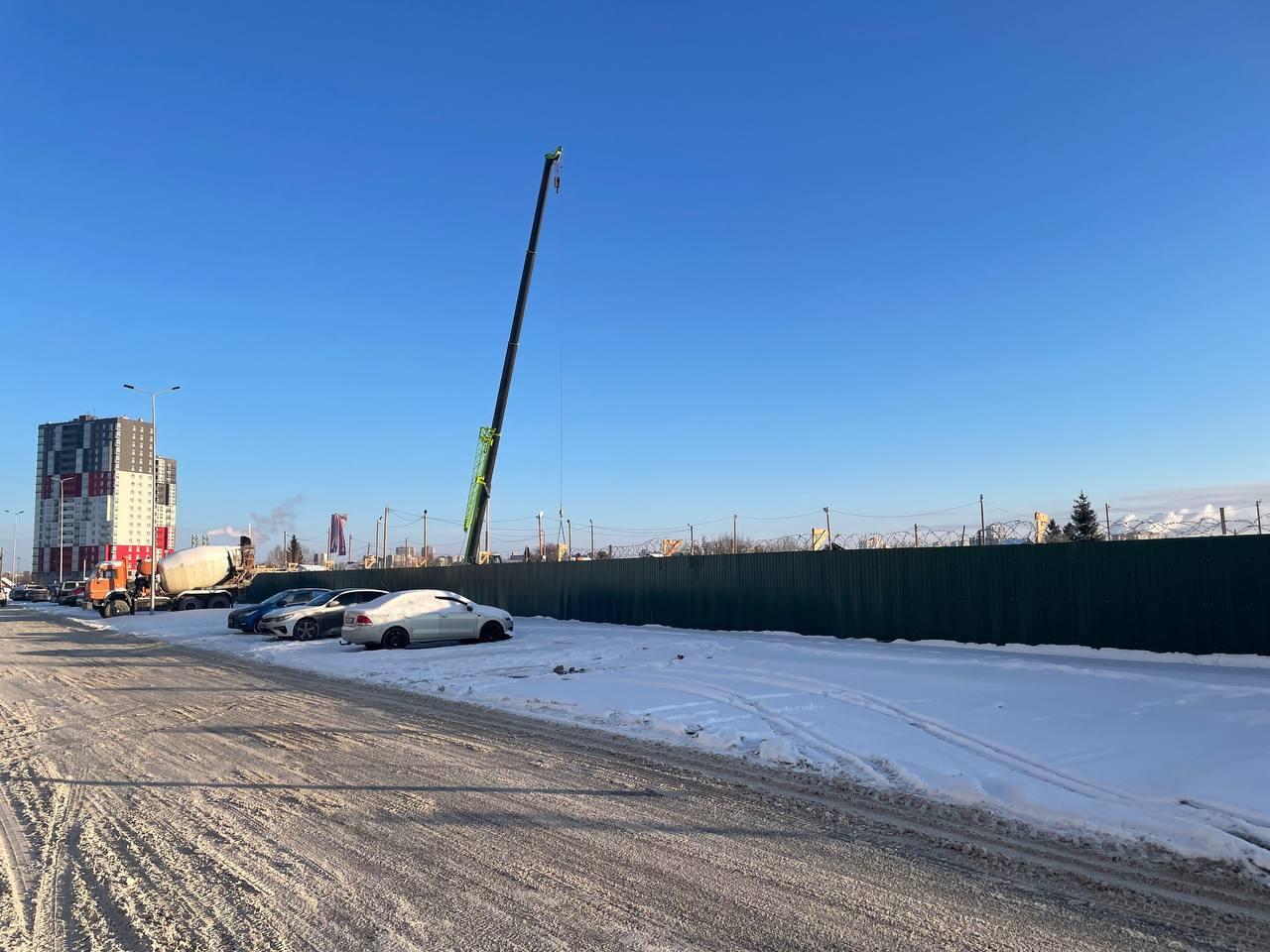 В Тюмени огородили забором огромный участок на ДОКе. Что там начали строить? 