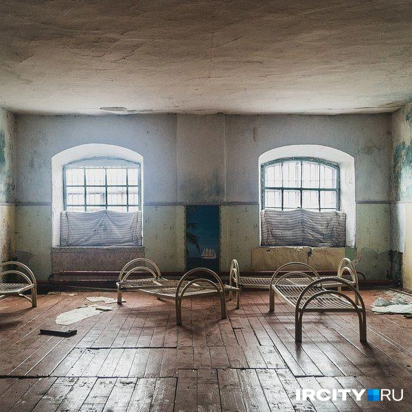 Здесь лежали люди с тяжелыми заболеваниями, многие из них совершили страшные преступления | Источник: Кирилл Фалеев