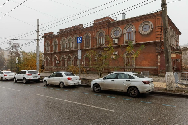 Большая территория Центрального района уже очерчена характерной разметкой | Источник: Алексей Волхонский / V1.RU