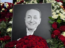 Фото могилы Александра Маслякова на Новодевичьем кладбище