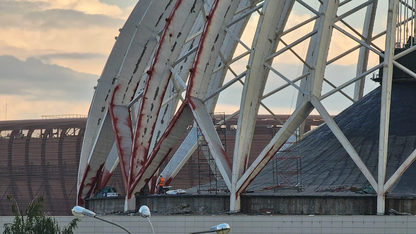 Купол екатеринбургского цирка вдруг покрасили в красный. Это навсегда? 