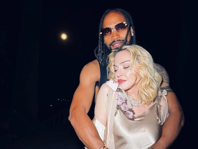 Мадонна, похоже, вновь доказала, что возраст — не повод себе в чем-то отказывать | Источник: akkmorris / Instagram (экстремистская организация, деятельность запрещена на территории РФ)