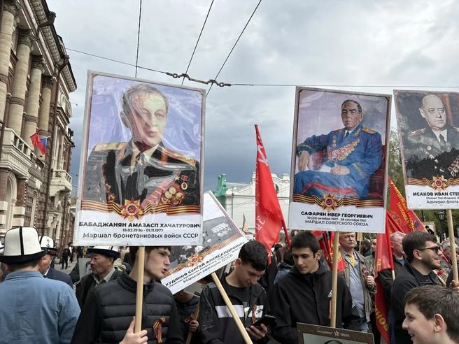 Томск принял Парад Победы, завершив его шествием «Бессмертного полка» | Источник: Маша Лобанова / NGS70.RU