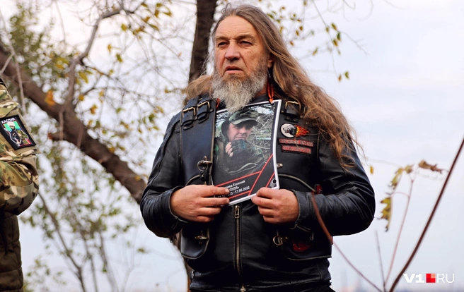 Память о погибших останется в высаженных деревьях  | Источник: Константин Завриков / V1.RU