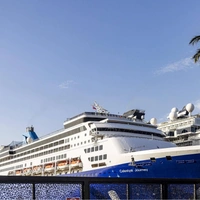 Разрешили пожить в каютах до 8 утра 7 марта. 200 российских туристов выгоняют с застрявшего в Катаре круизного лайнера