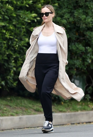 Лесли Манн в Лос-Анджелесе | marieclaire.ru