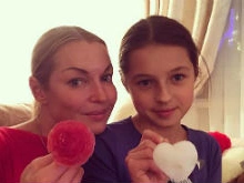 Анастасия Волочкова учит дочь отношениям с мальчиками