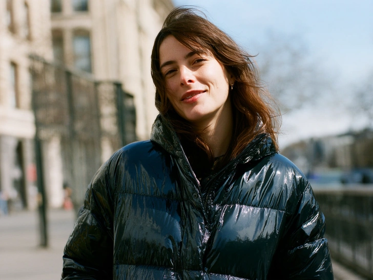 немодные пуховики, пуховик на зиму, пуховик зима 2026, пуховик женский зима, лучшие пуховики на зиму, тренд пуховиков зима, пуховик зима 2026 мода, пуховик куртка зима | Источник: theDay/higgsfield