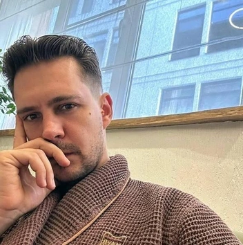 Актер приехал в Кисловодск, чтобы отдохнуть в санатории | Источник: социальные сети Милоша Биковича