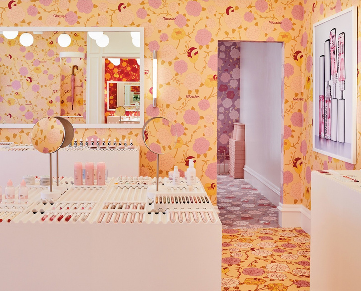 Цветы и помады: первый pop-up бутик Glossier в Лондоне (фото 0)