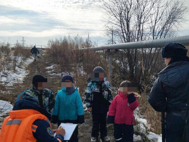 Происшествие случилось на озере по адресу Петухова, 14 | Источник: Спасатели МАСС / Telegram