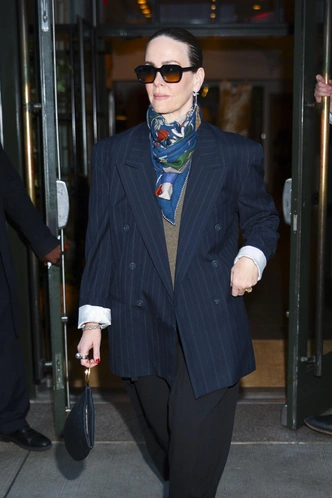 С мужского плеча: Сара Полсон и идеальный пиджак | marieclaire.ru