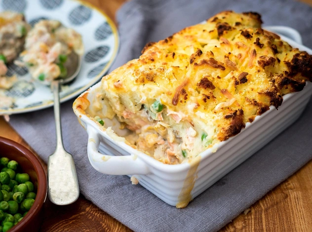 Скумбрия с картофелем и грибами под сырной корочкой: самый изысканный рецепт ужина