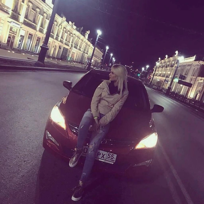 На личной странице девушки сохранилось много фотографий со времен жизни в Омске | Источник: Кристина Левина / Vk.com
